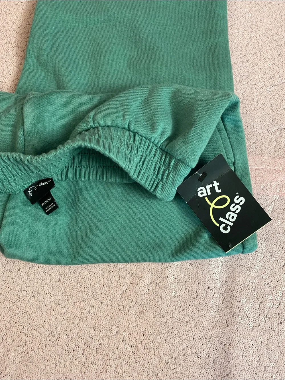 Kids green sweatpants size XL #1543